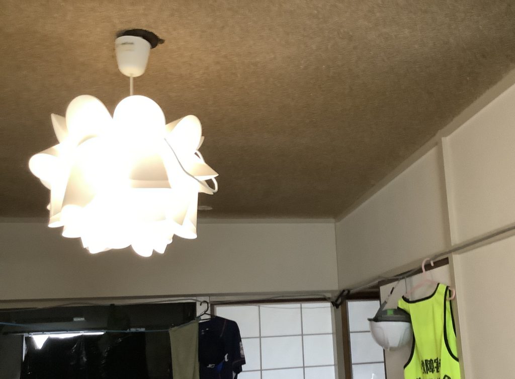 模様替えをしたリビングの照明