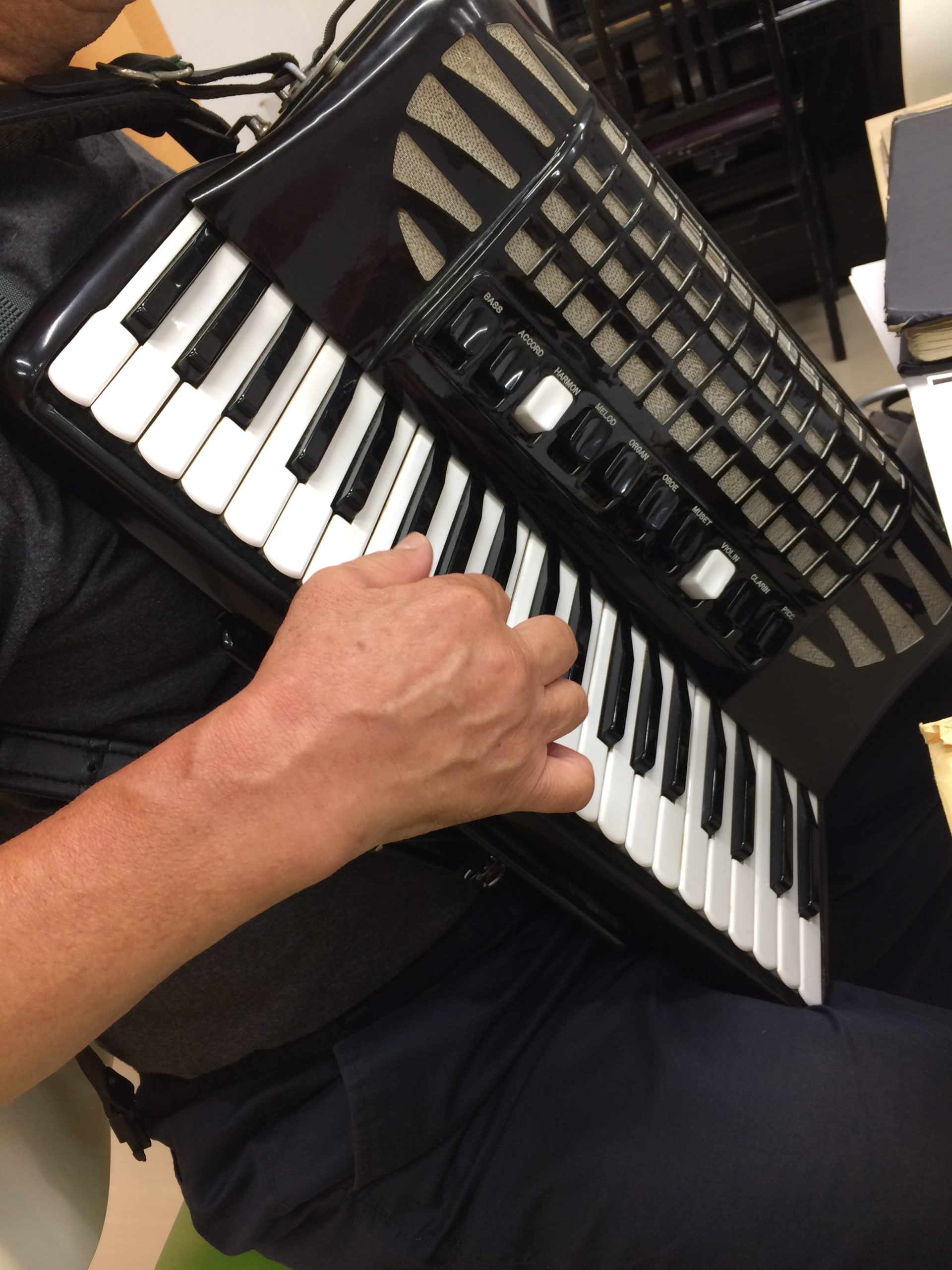 アコーディオン