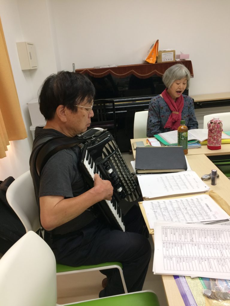 伴奏の加藤さん